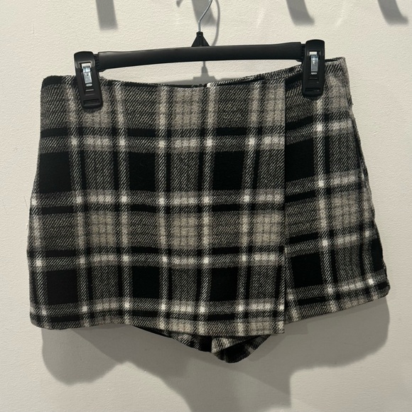Forever 21 Black and Gray Plaid skort Y2K - Picture 2 of 8